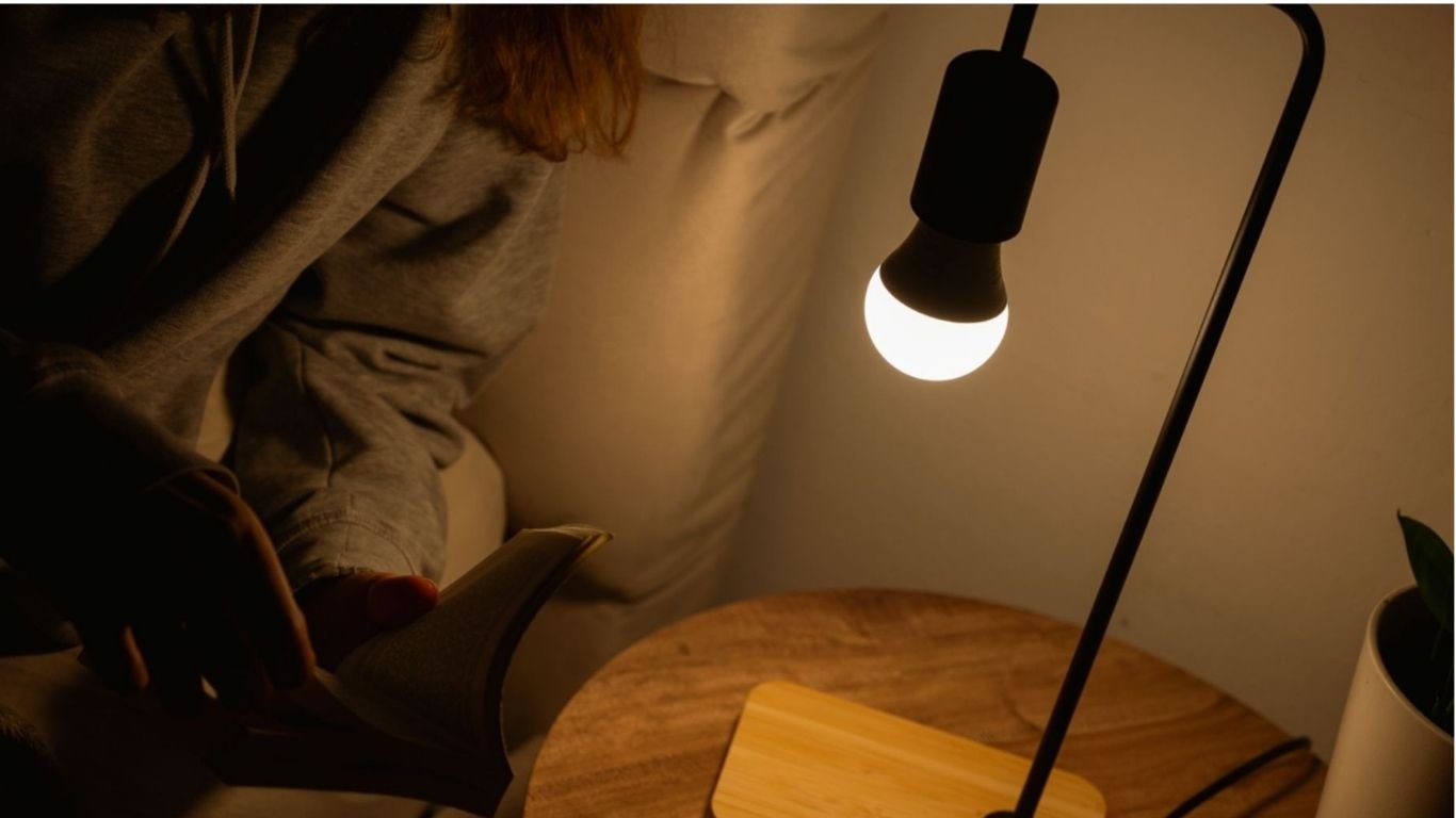 Baissez la lumière avant de vous coucher : comment l’éclairage du soir affecte le sommeil | Shelly